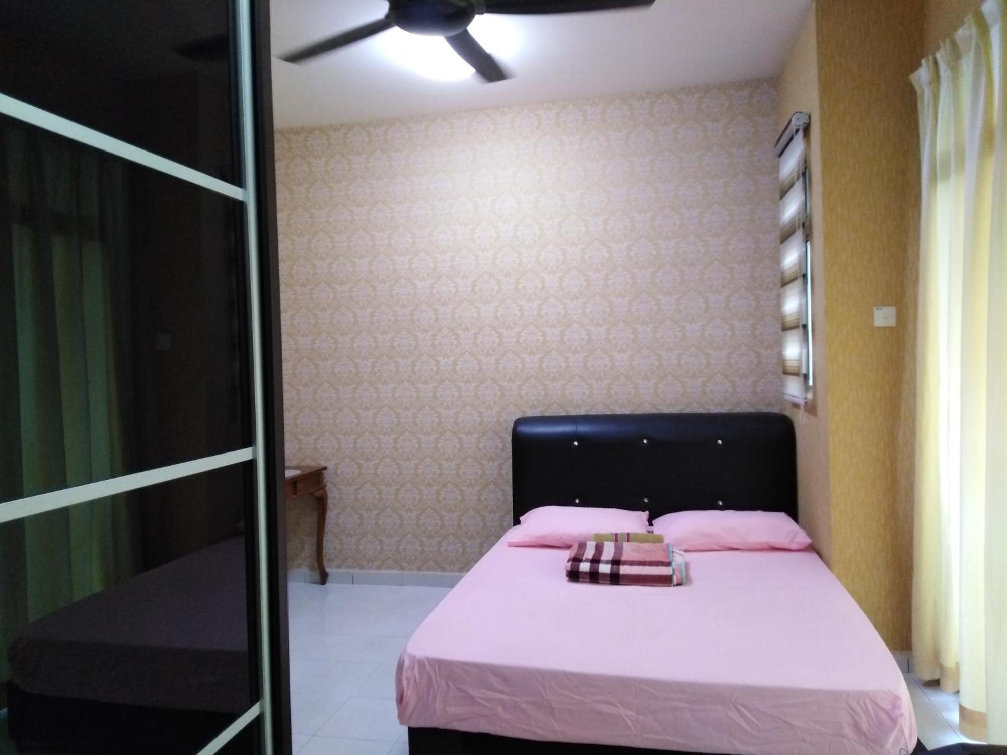 Dkamar Homestay At Desaru, Fully Aircond, Wifi, Coway, Street View 4 Min To Desaru Beach Kangkar Chemaran エクステリア 写真